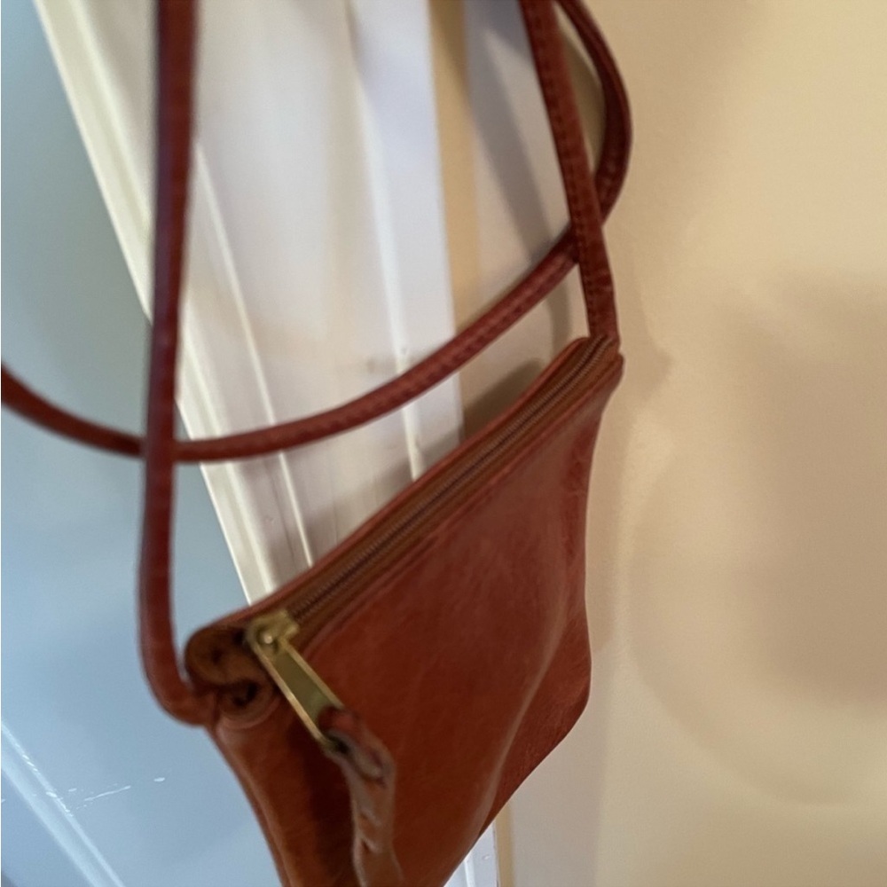 Beautiful Vintage Brown Leather cross body bag.​ - Picture 7 of 7